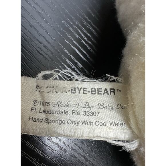 Vintage Rushton 1975 Rock A Bye Bear Stuffed Animal Plush 12" White Soft Cuddly - Picture 3 of 3
